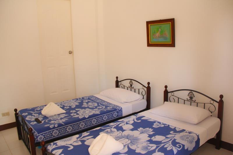 Dona Jovita Garden Resort 卡兰巴 外观 照片